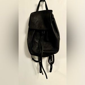 Mansur Gavriel black leather backpack EUC